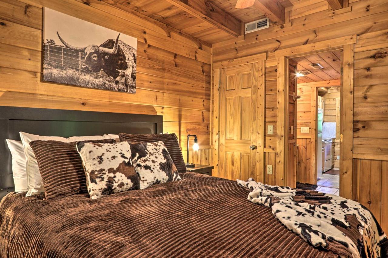 Cabin With Hot Tub And Deck, 3 Mi To Pigeon Forge Сев'єрвілл Екстер'єр фото